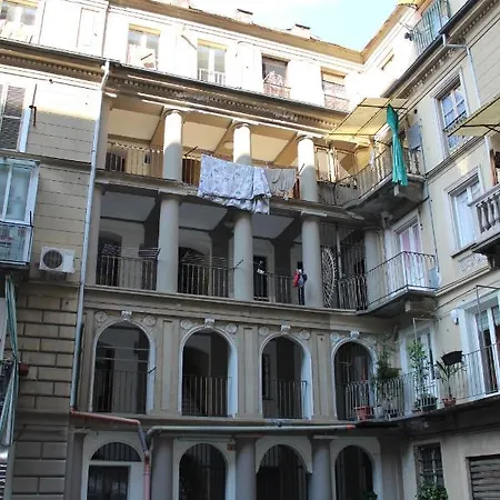 L'ango-letto Industriale Del Quadrilatero Turin