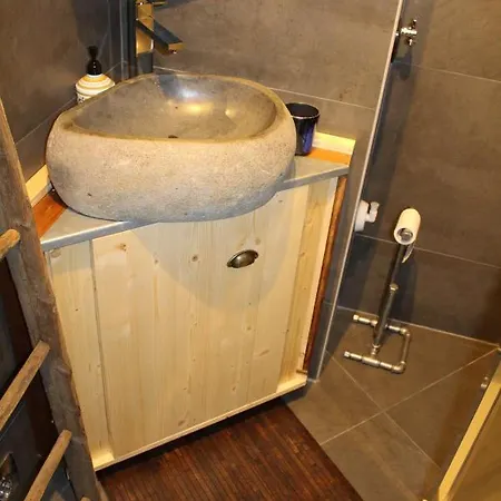 L'ango-letto Industriale Del Quadrilatero * Turin